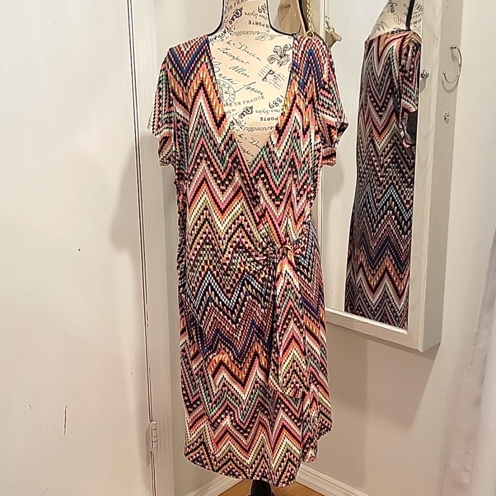 Avenue Wrap Plus Size Dress Size 14/16W. C140